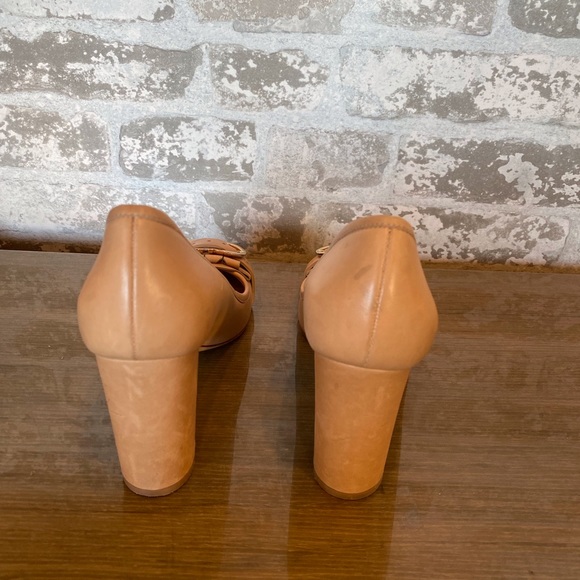 Salvatore Ferragamo Beige Leather Elga Fringe Block Heel Pumps - Picture 4 of 8